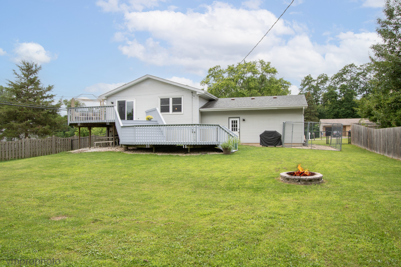 4402 Elmleaf Drive, McHenry, IL 60051