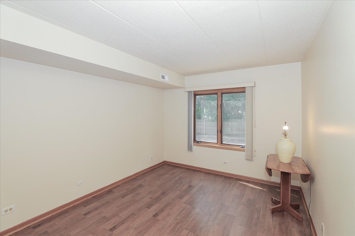 440 E Montrose Avenue #106, Wood Dale, IL 60191