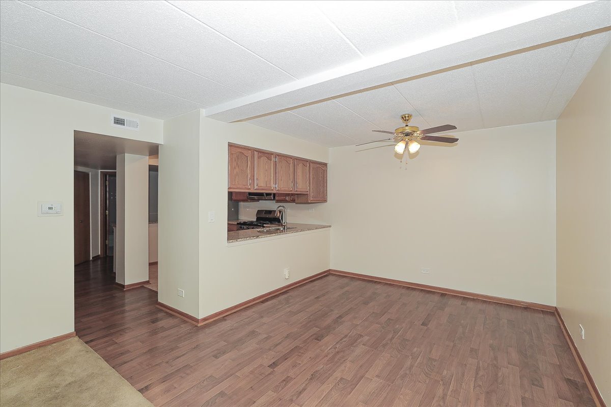 440 E Montrose Avenue #106, Wood Dale, IL 60191