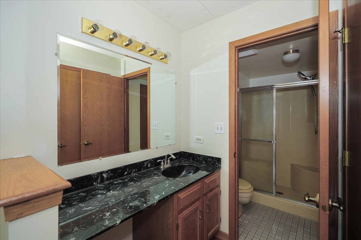440 E Montrose Avenue #106, Wood Dale, IL 60191