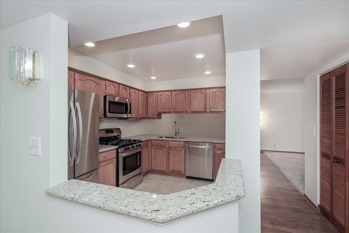 440 E Montrose Avenue #106, Wood Dale, IL 60191