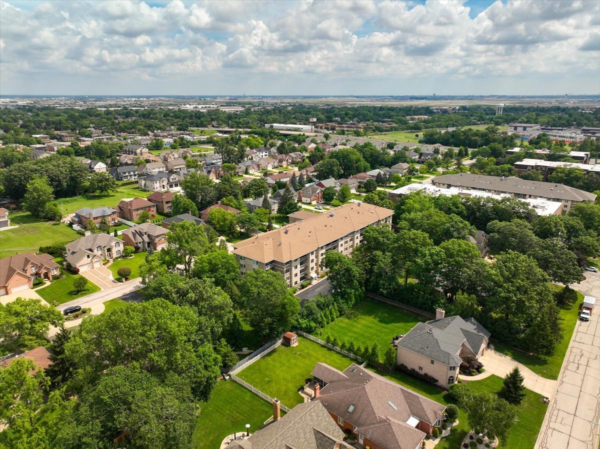 440 E Montrose Avenue #106, Wood Dale, IL 60191