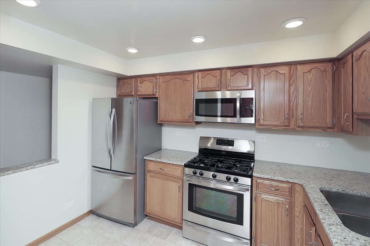 440 E Montrose Avenue #106, Wood Dale, IL 60191