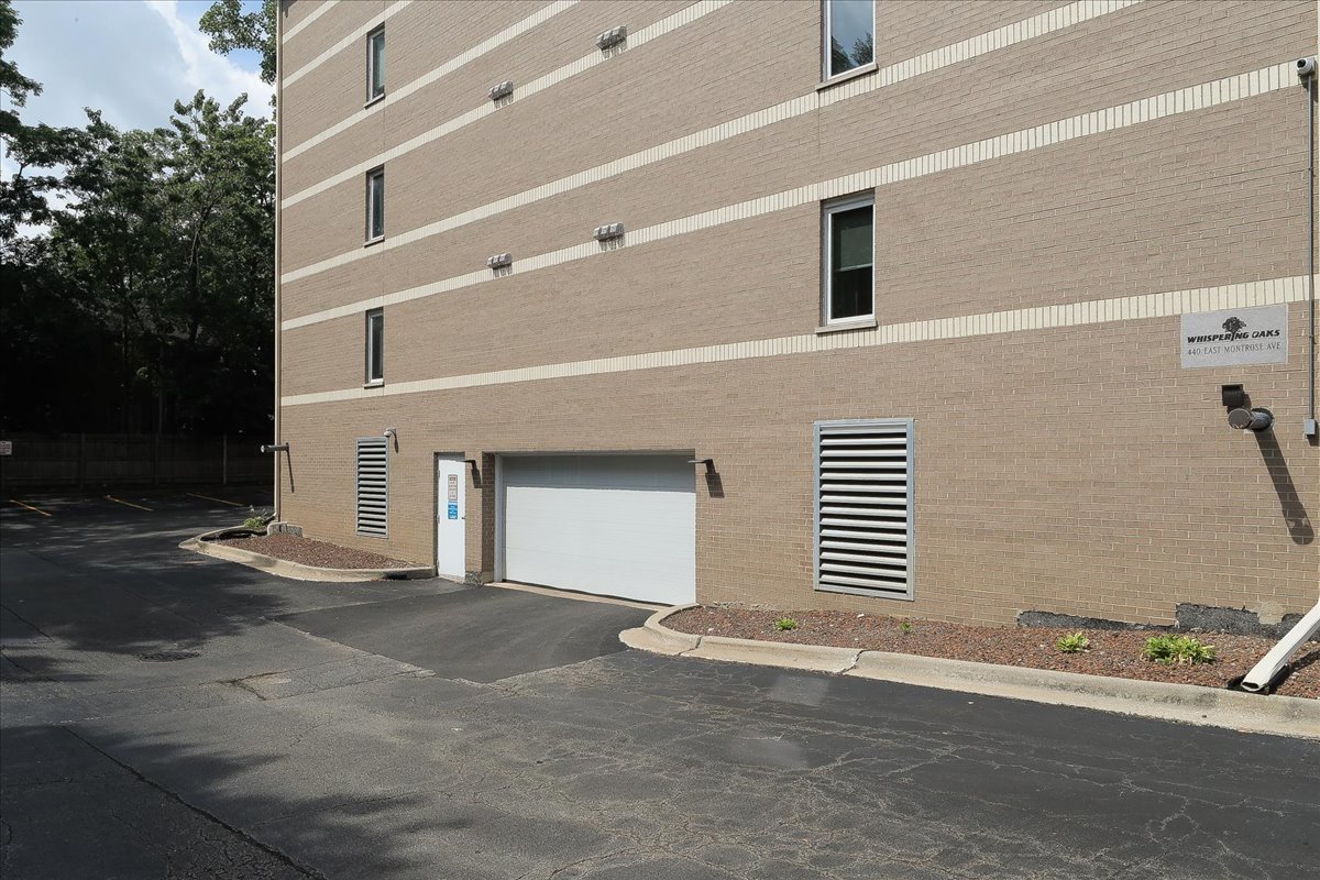440 E Montrose Avenue #106, Wood Dale, IL 60191