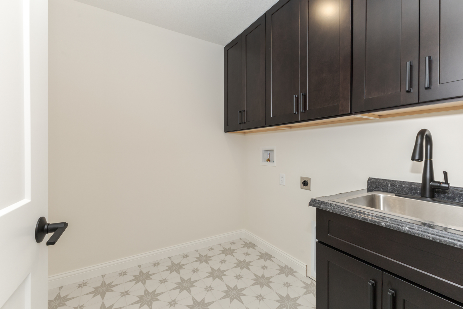 1313 Woodbine Road, Bloomington, IL 61704