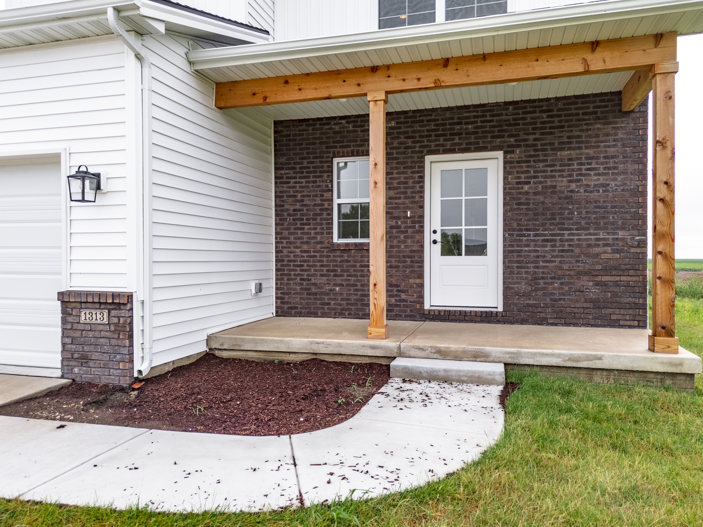 1313 Woodbine Road, Bloomington, IL 61704