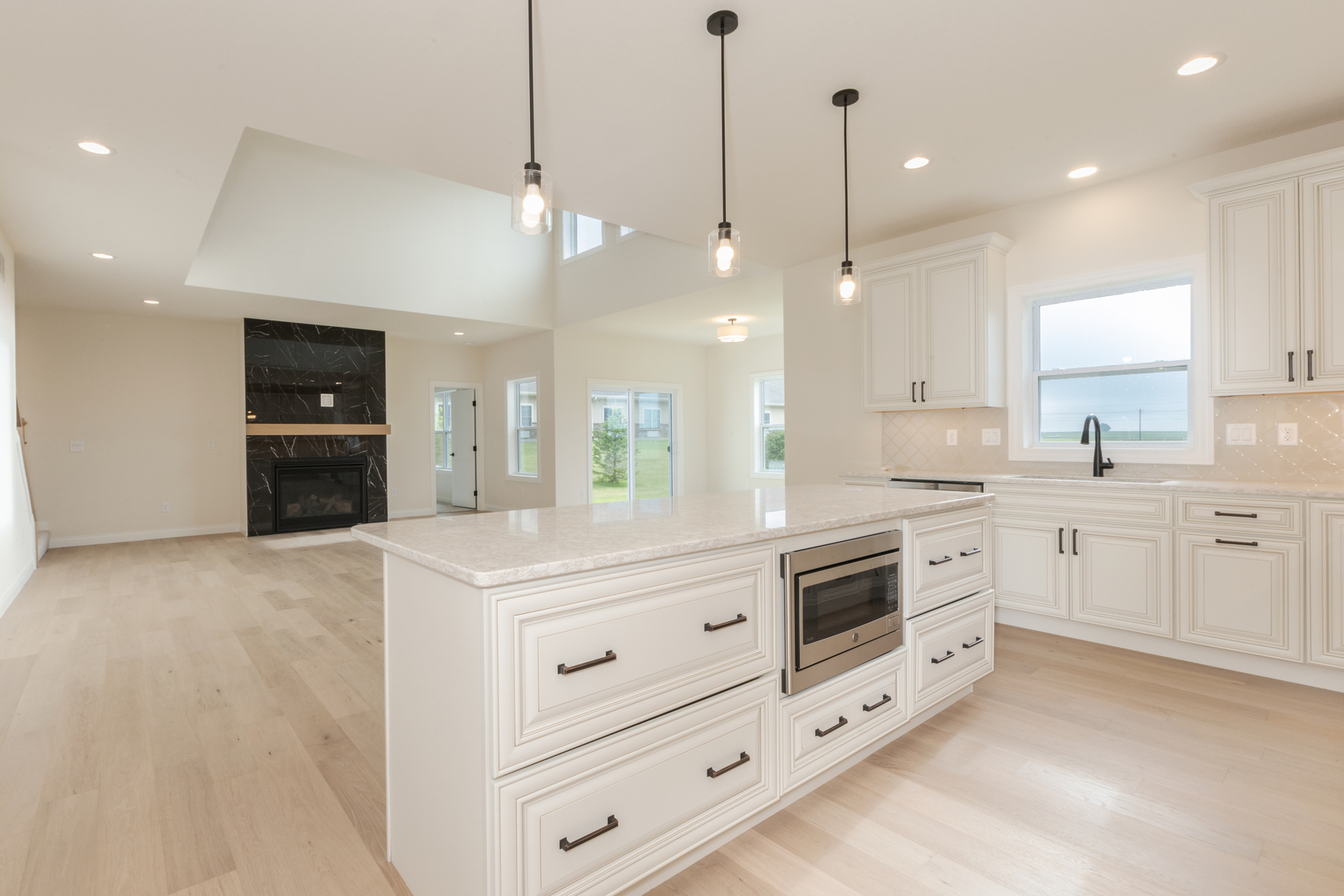 1313 Woodbine Road, Bloomington, IL 61704