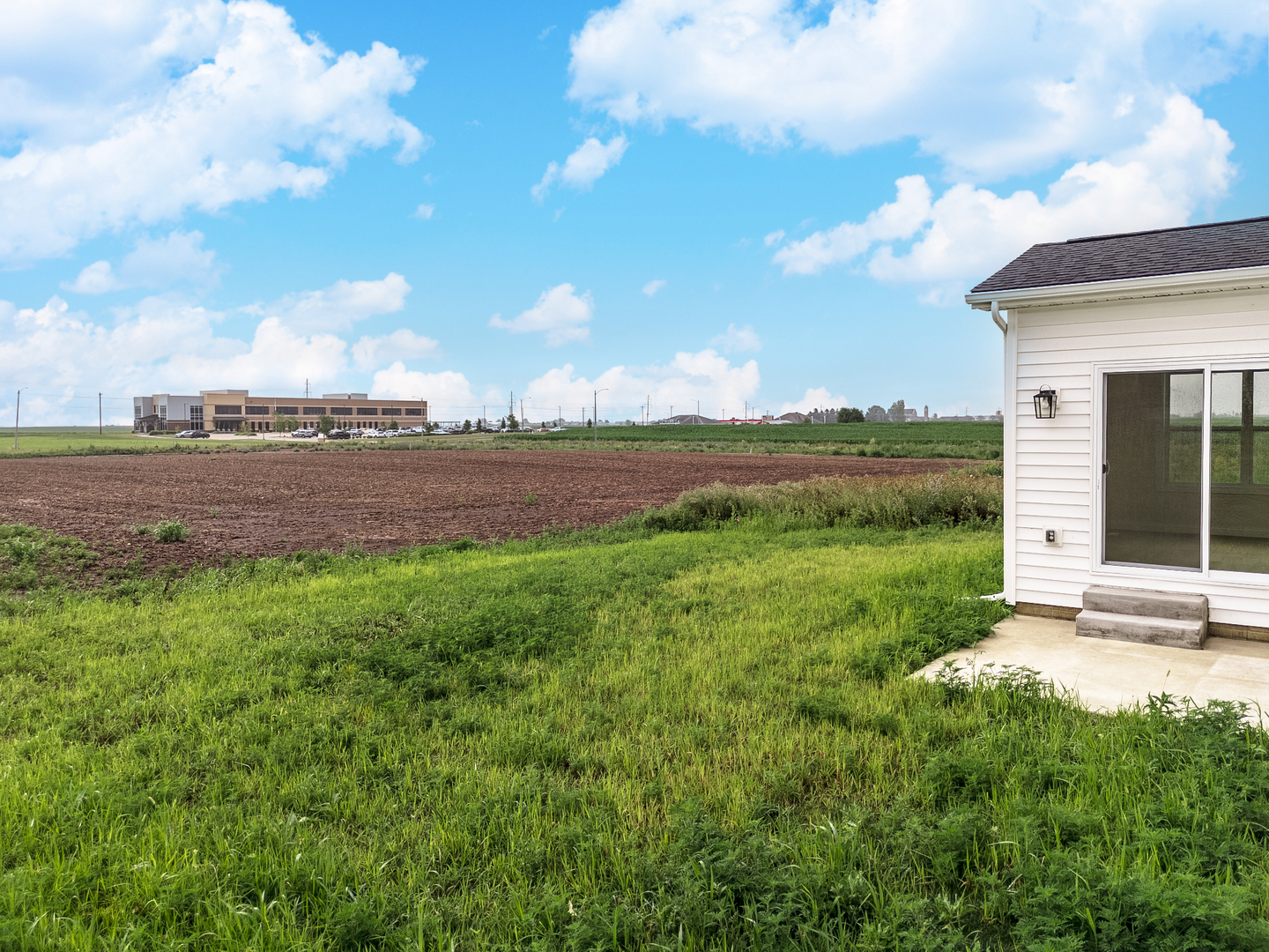 1313 Woodbine Road, Bloomington, IL 61704