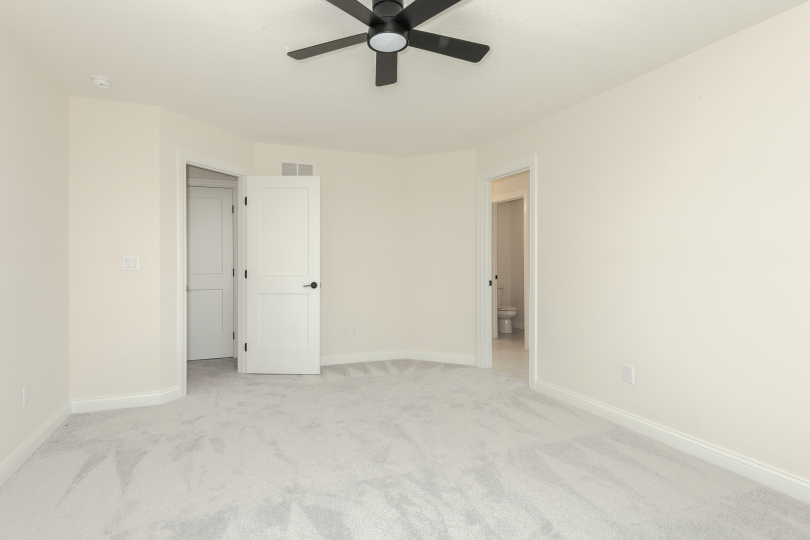 1313 Woodbine Road, Bloomington, IL 61704