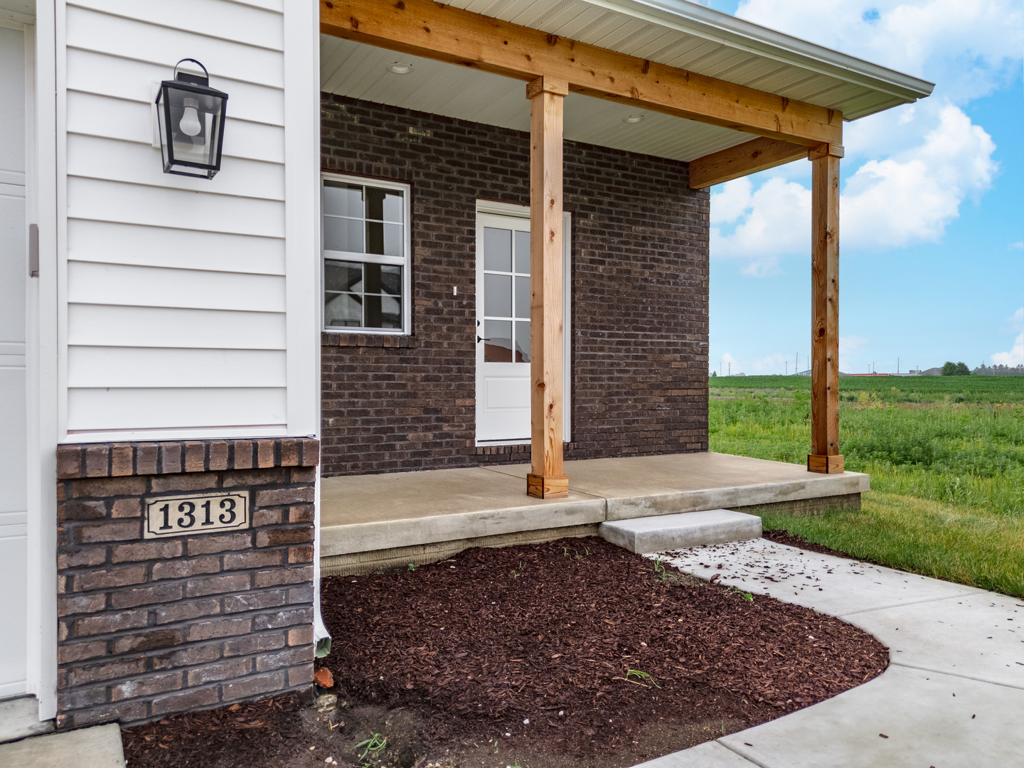 1313 Woodbine Road, Bloomington, IL 61704