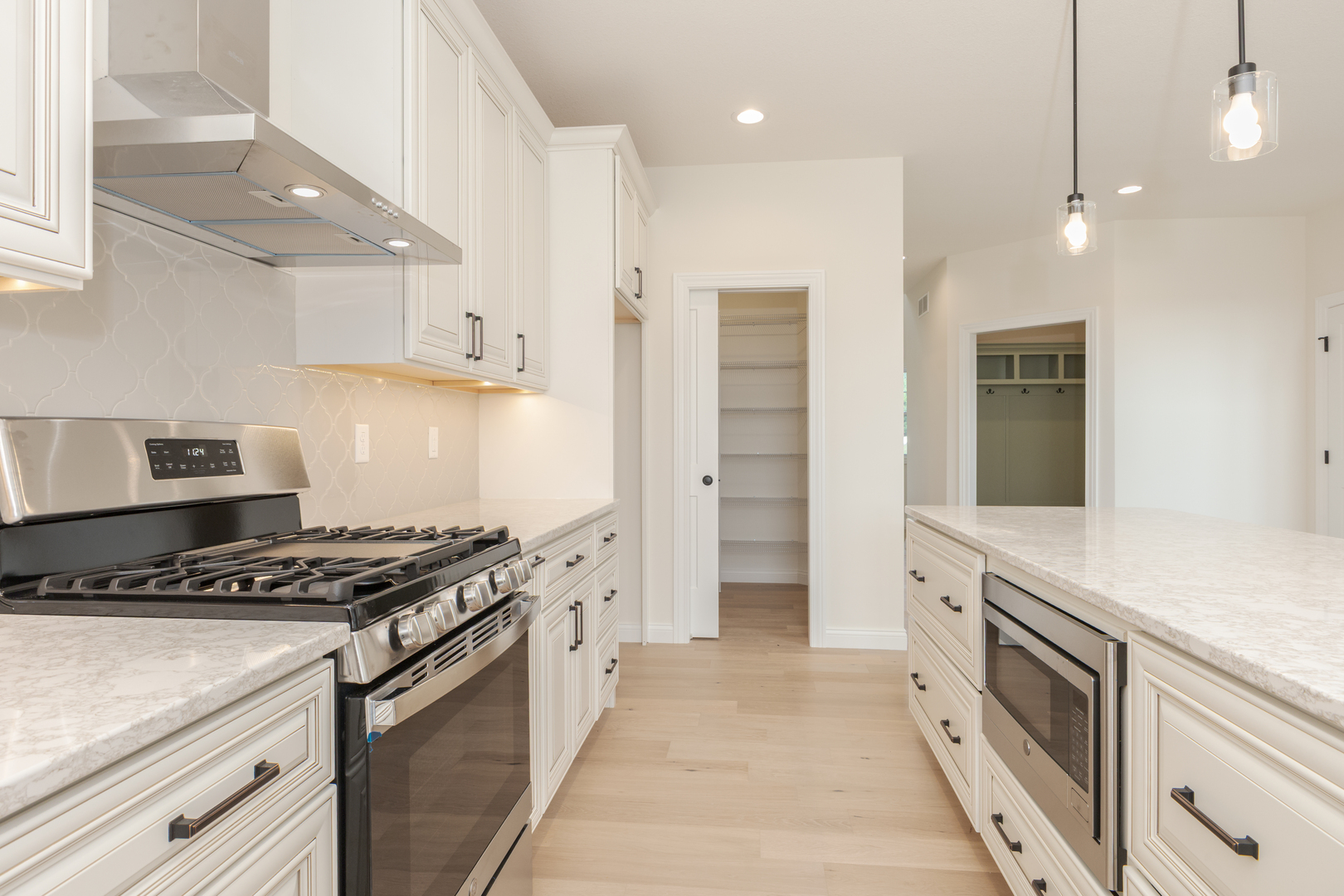 1313 Woodbine Road, Bloomington, IL 61704