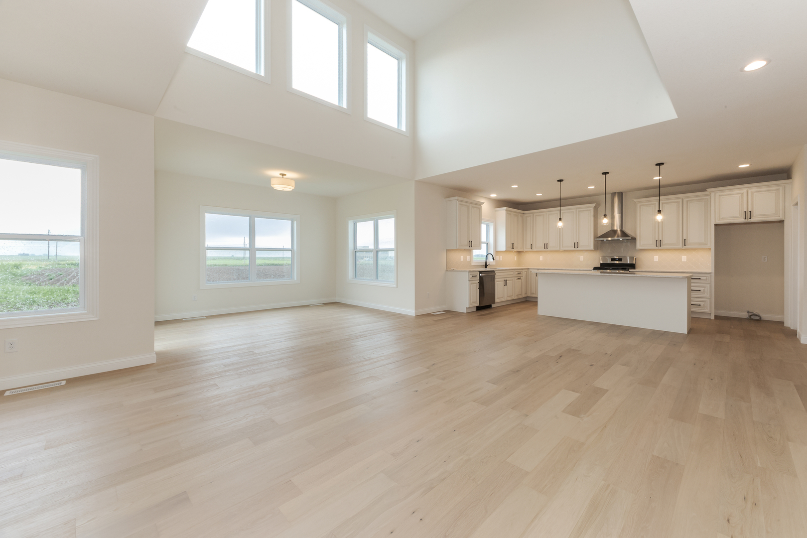 1313 Woodbine Road, Bloomington, IL 61704