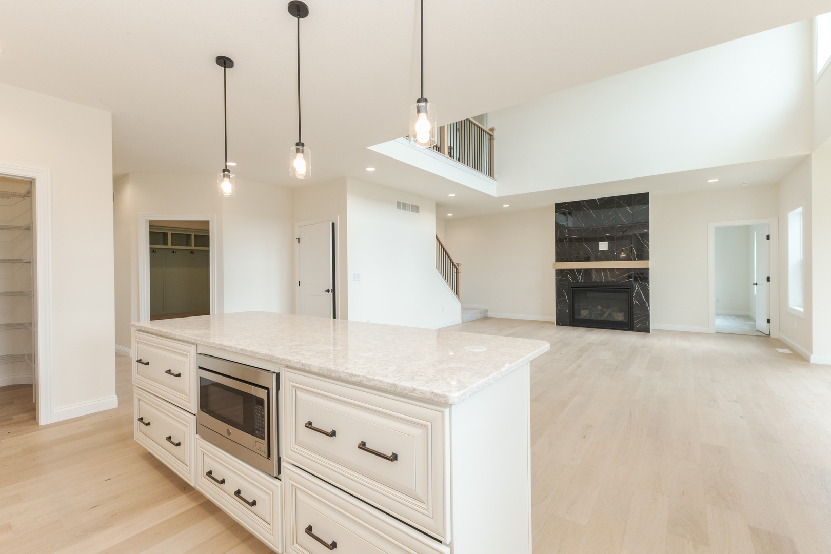 1313 Woodbine Road, Bloomington, IL 61704