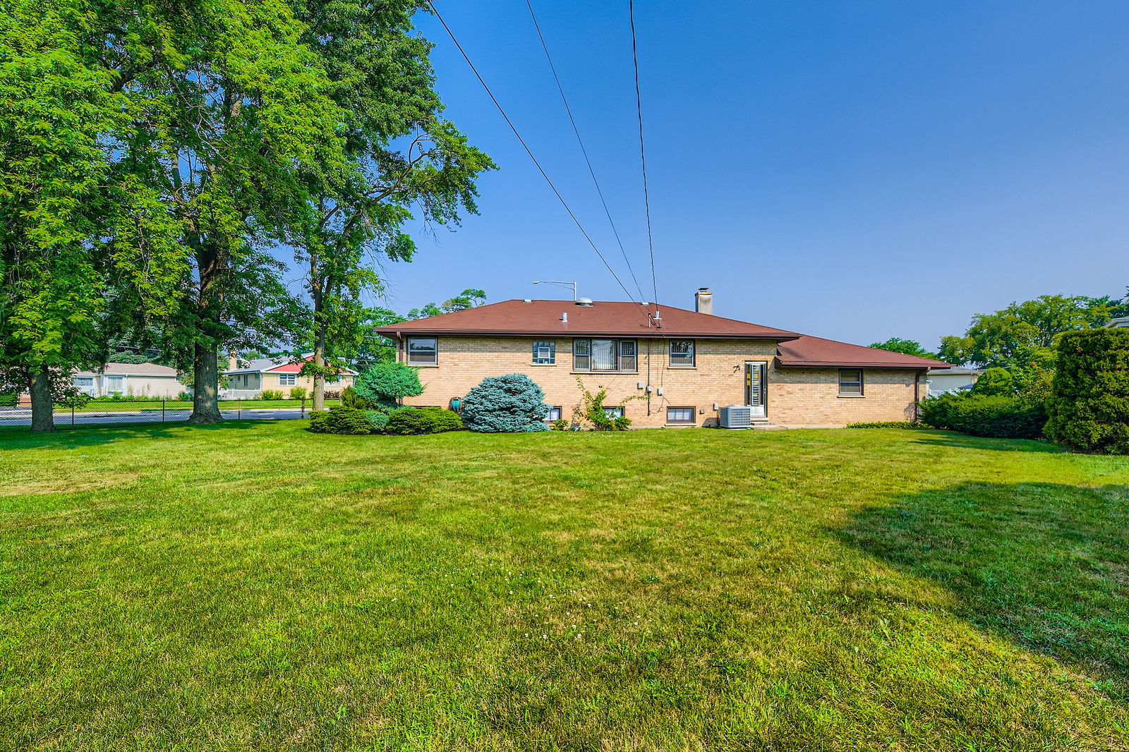 5549 W 83rd Place, Burbank, IL 60459