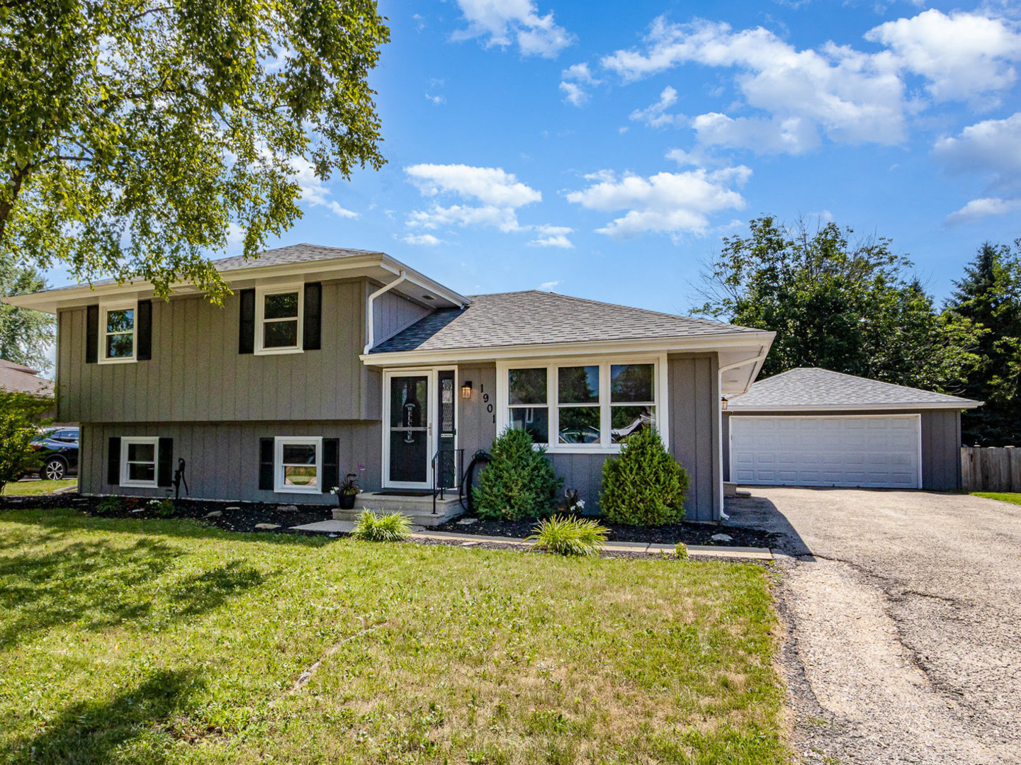 1901 Cecily Drive, Joliet, IL 60435