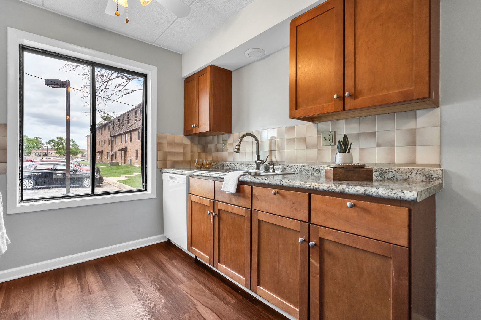 605 N Briar Hill Lane #2, Addison, IL 60101