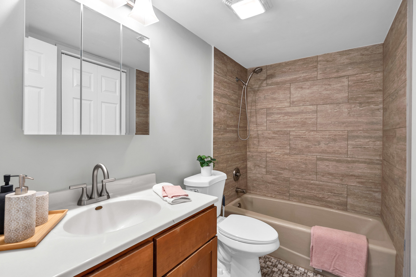 605 N Briar Hill Lane #2, Addison, IL 60101