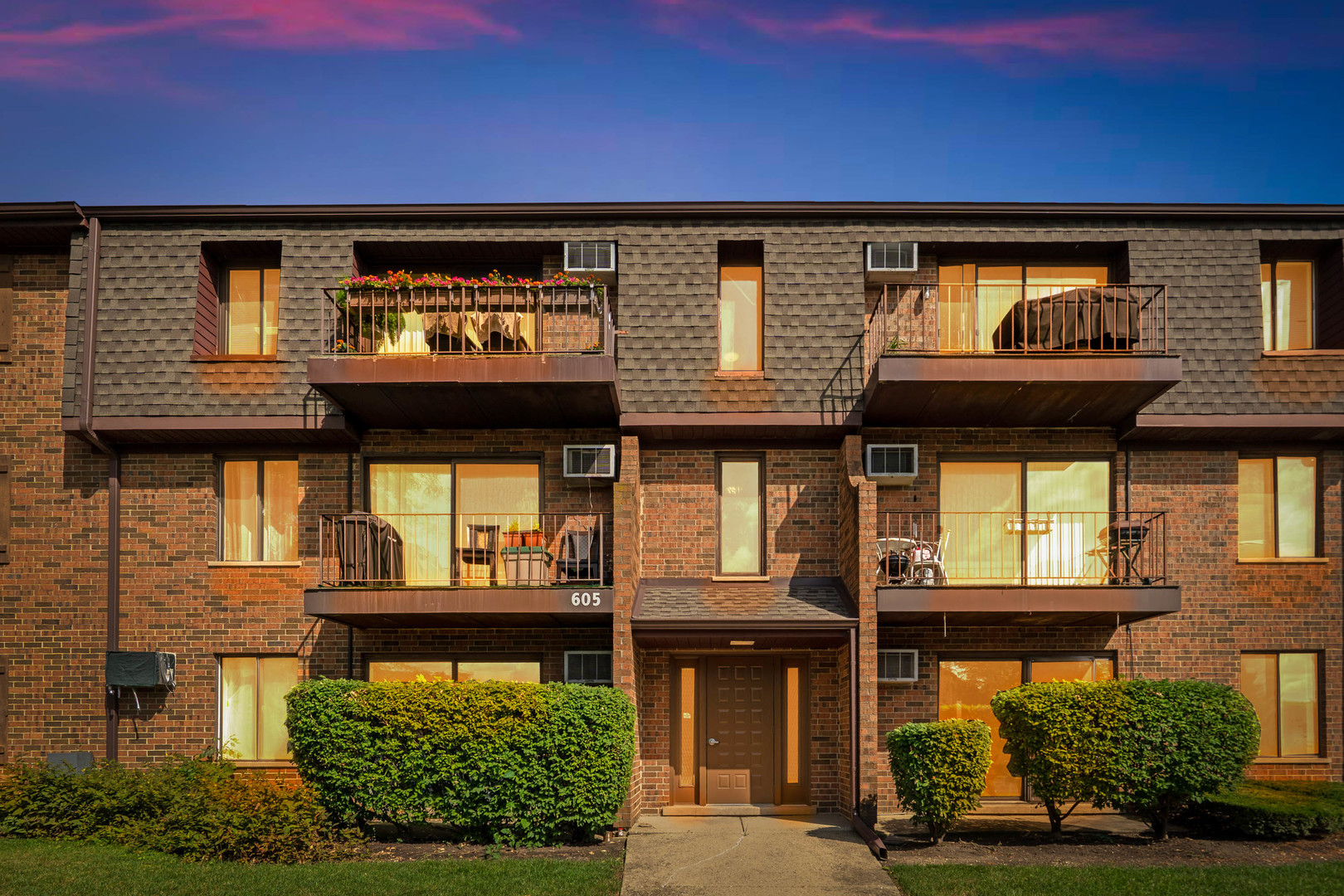 605 N Briar Hill Lane #2, Addison, IL 60101