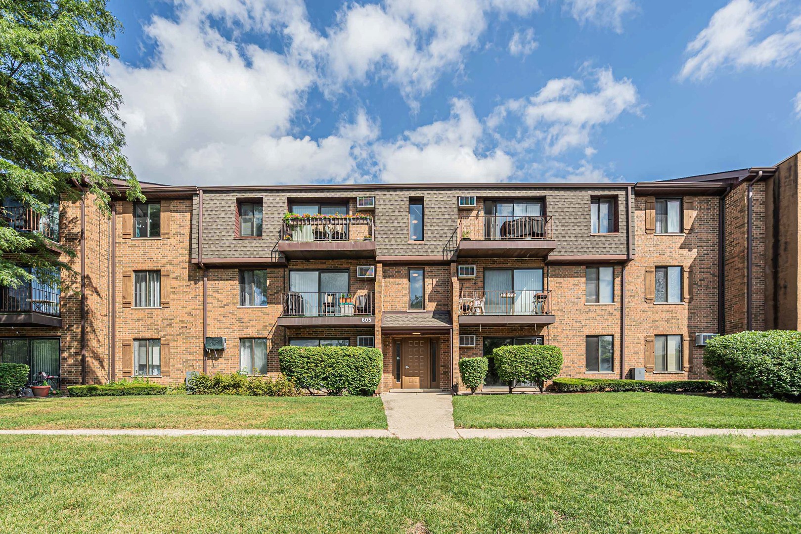 605 N Briar Hill Lane #2, Addison, IL 60101
