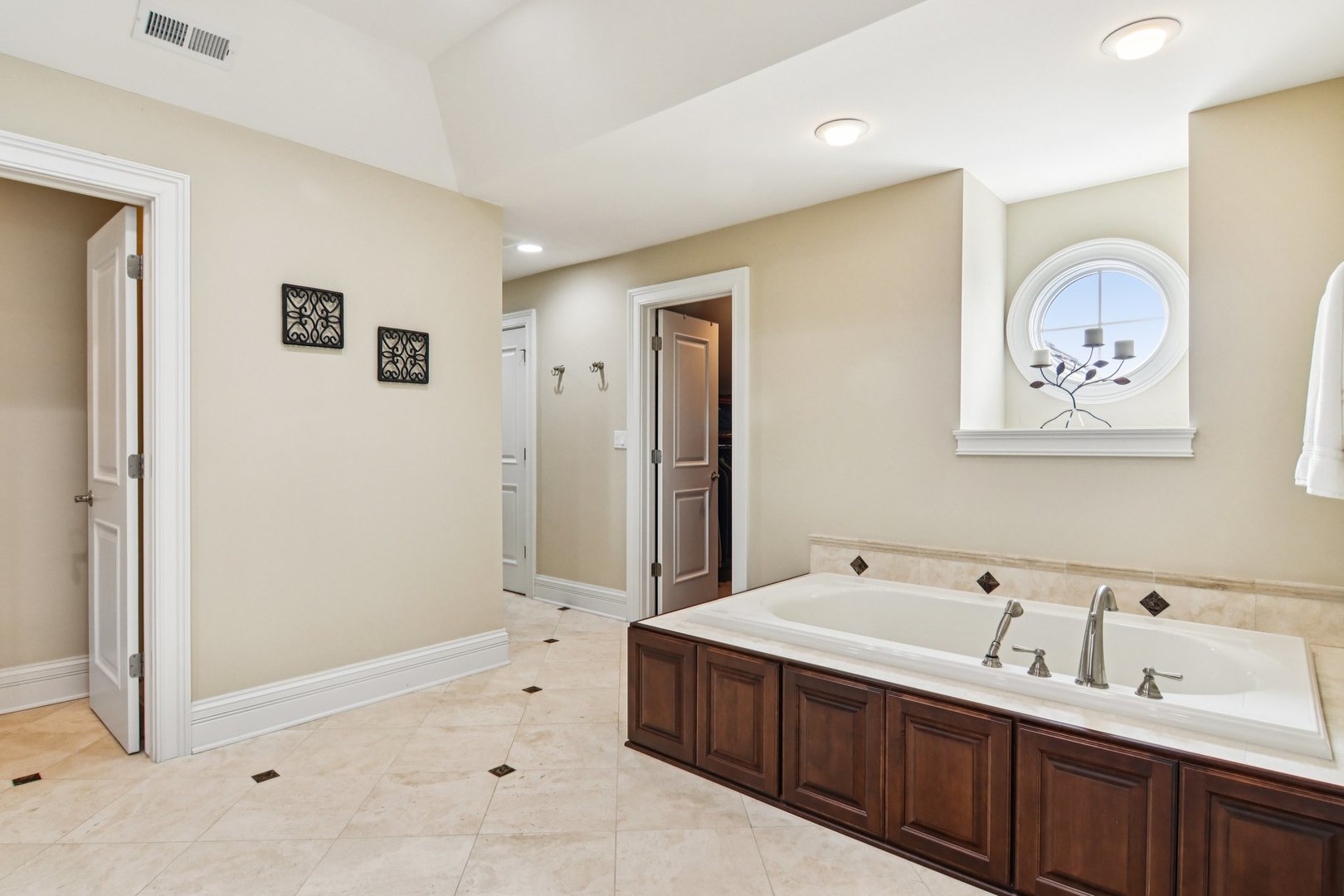 21070 W SUMMERFIELD Court, Kildeer, IL 60047