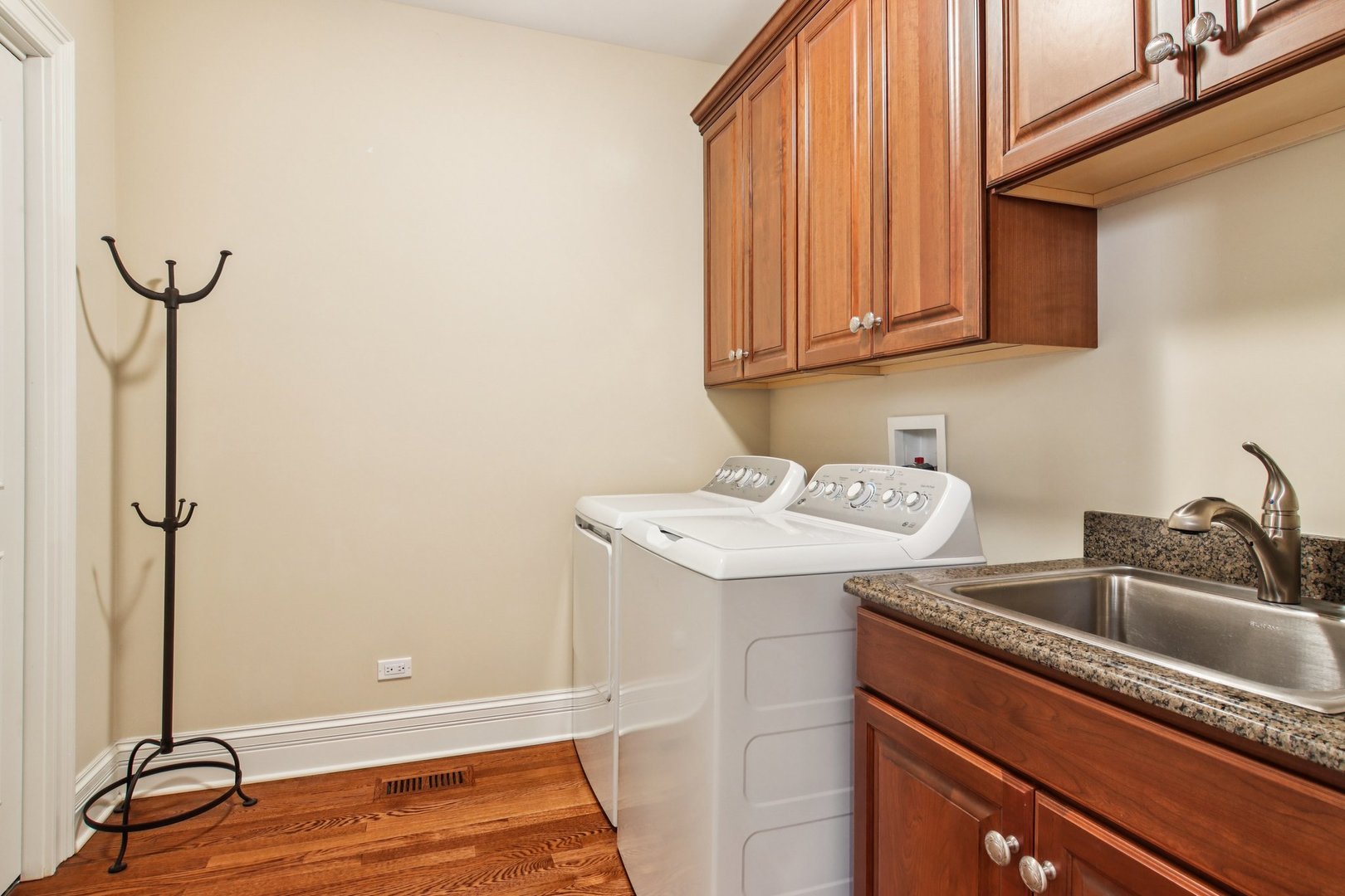 21070 W SUMMERFIELD Court, Kildeer, IL 60047