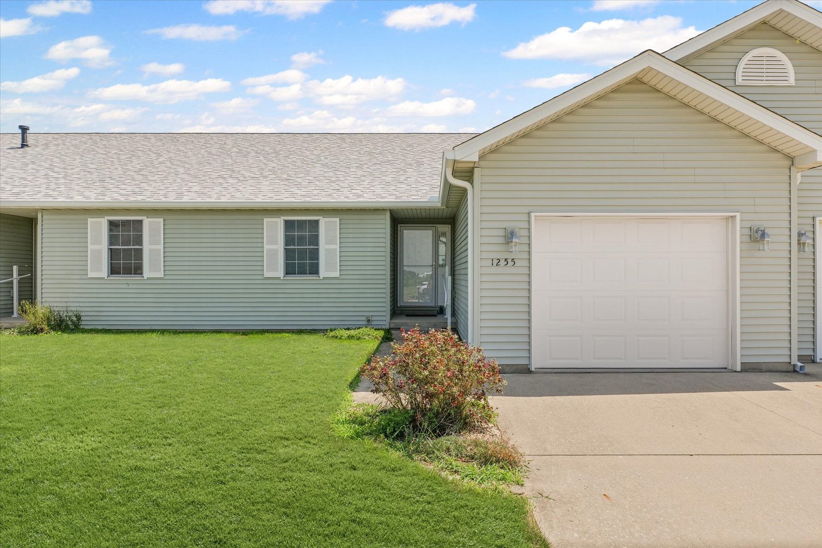 1255 George Rock Drive #1255, Farmer City, IL 61842