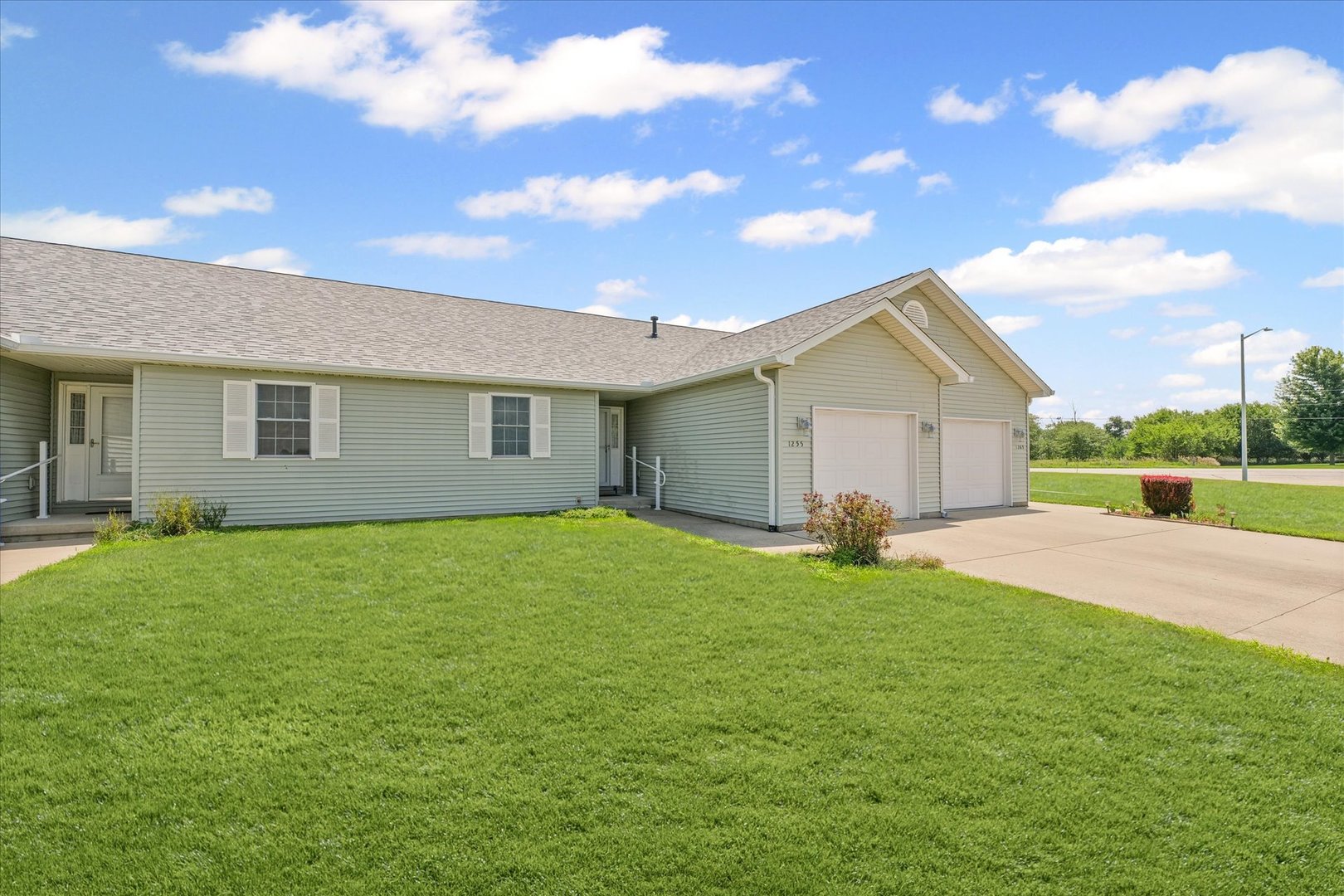 1255 George Rock Drive #1255, Farmer City, IL 61842