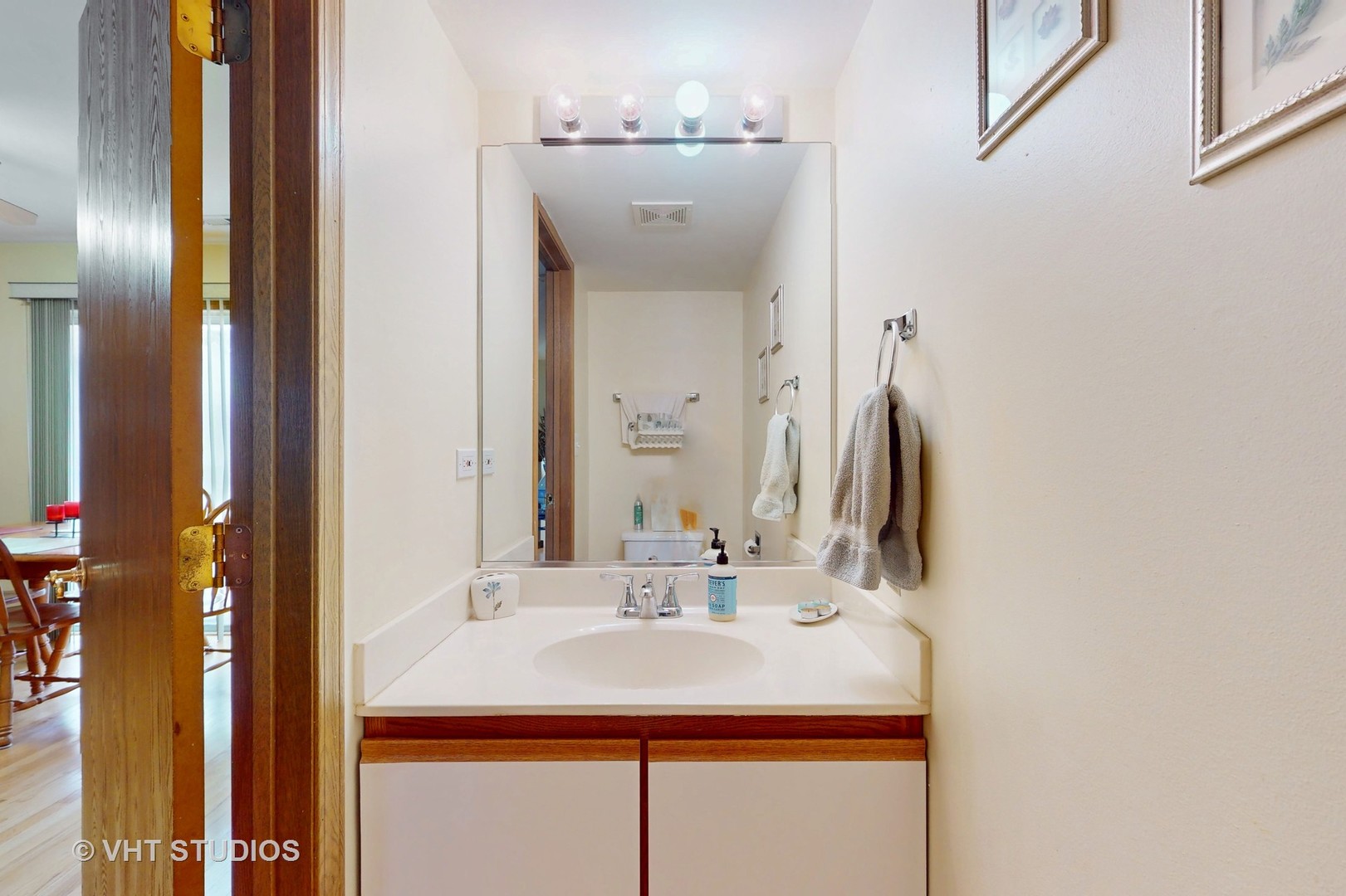 2834 Shelly Lane, Aurora, IL 60504