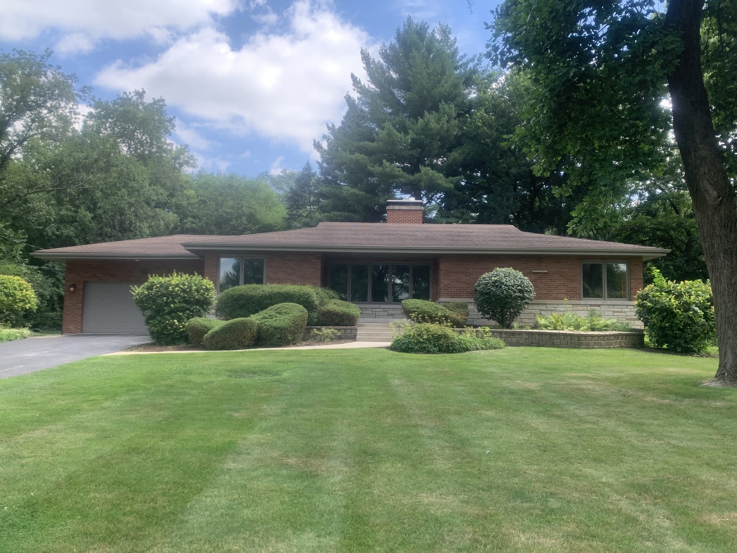 6411 Pontiac Drive, Indian Head Park, IL 60525