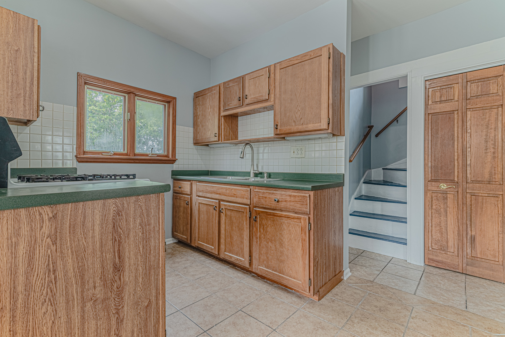 538 RAYMOND Street, Elgin, IL 60120