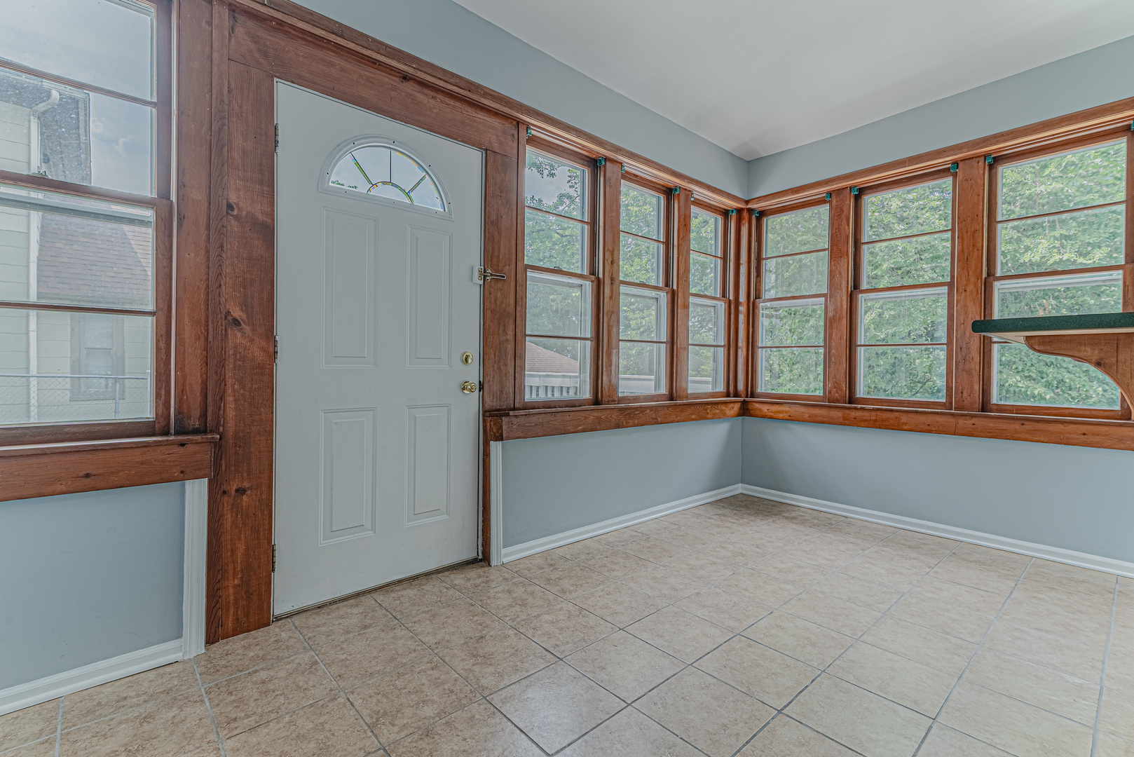 538 RAYMOND Street, Elgin, IL 60120