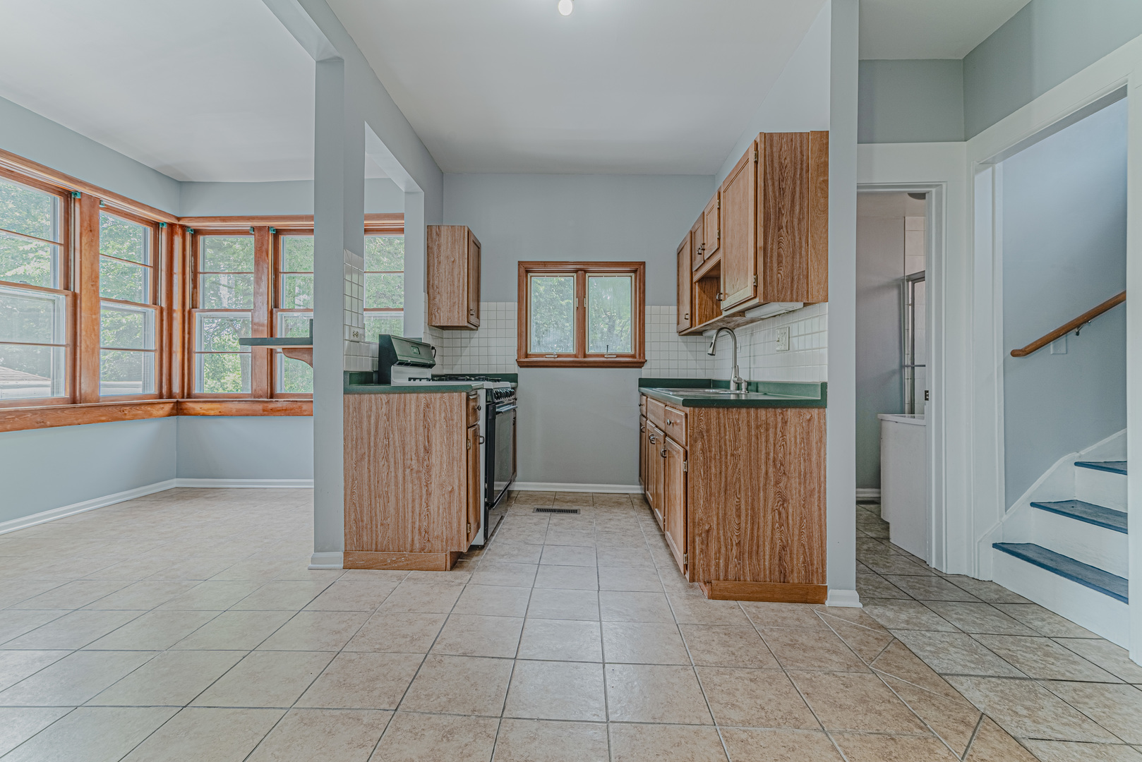 538 RAYMOND Street, Elgin, IL 60120