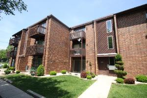 1725 Greenwood Road #1C, Glenview, IL 60026