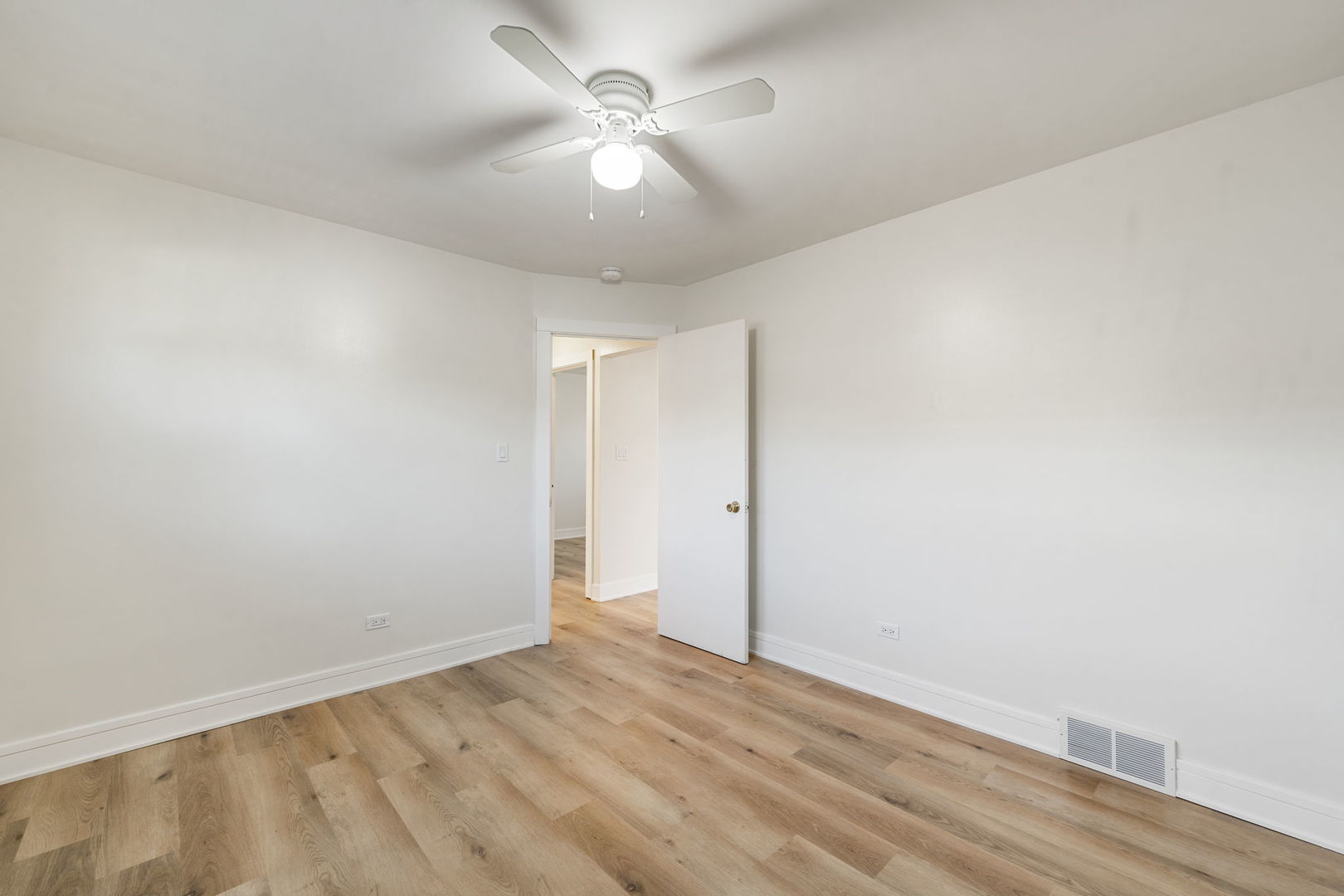 5146 Michigan Avenue, Schiller Park, IL 60176