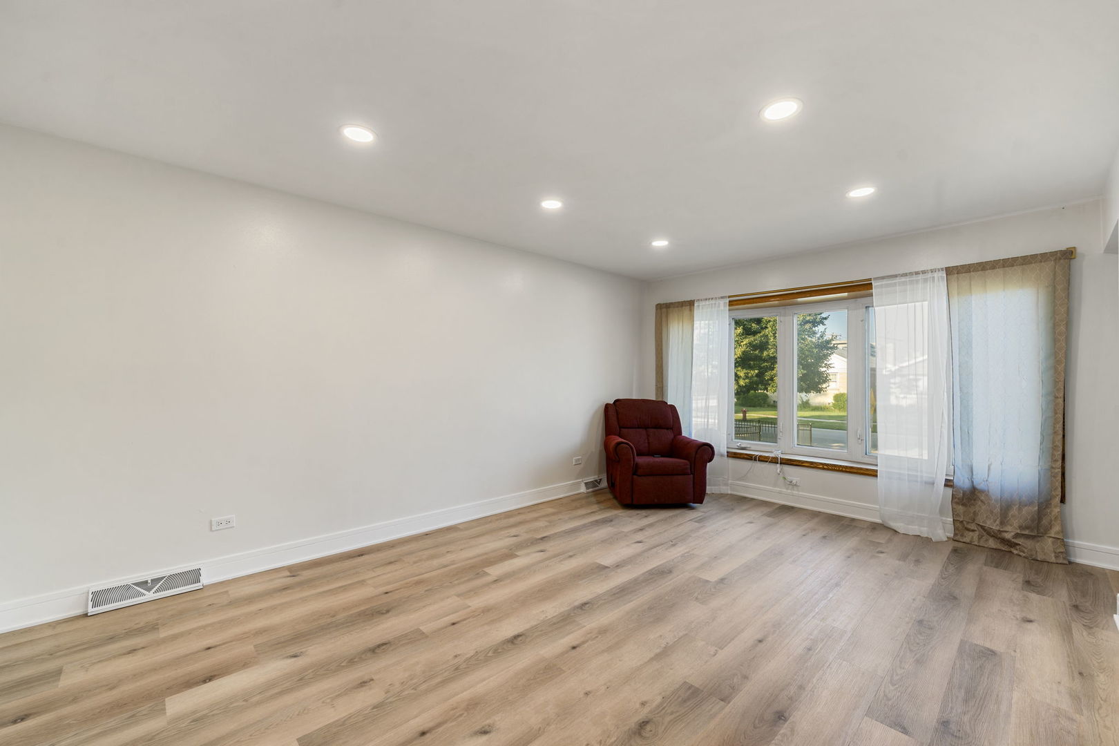 5146 Michigan Avenue, Schiller Park, IL 60176