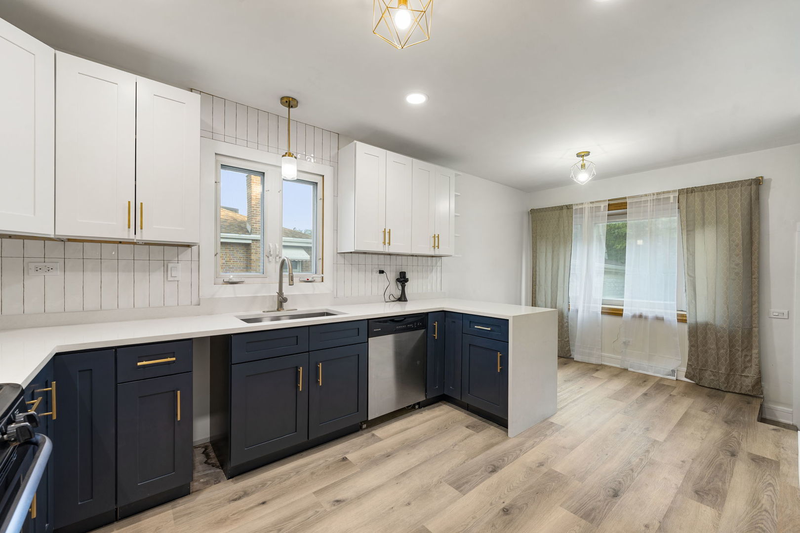 5146 Michigan Avenue, Schiller Park, IL 60176