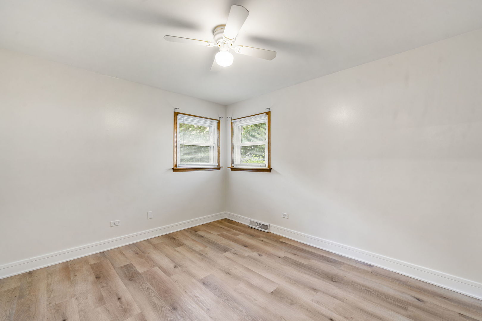 5146 Michigan Avenue, Schiller Park, IL 60176