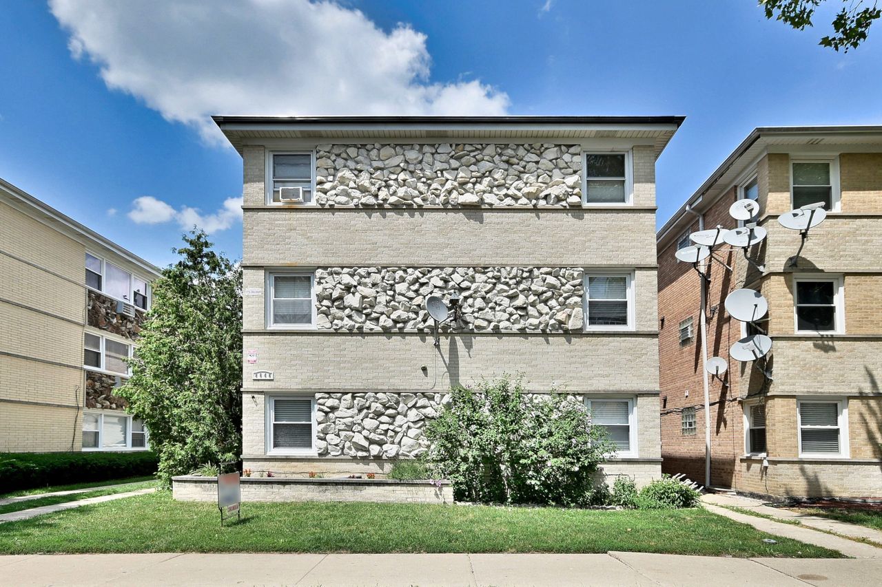 8646 W Berwyn Avenue #2N, Chicago, IL 60656