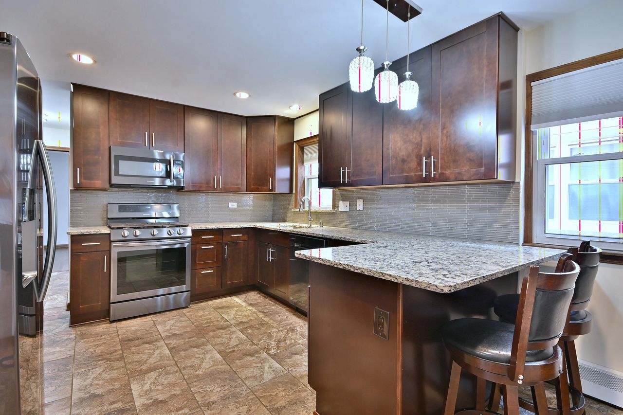 8646 W Berwyn Avenue #2N, Chicago, IL 60656