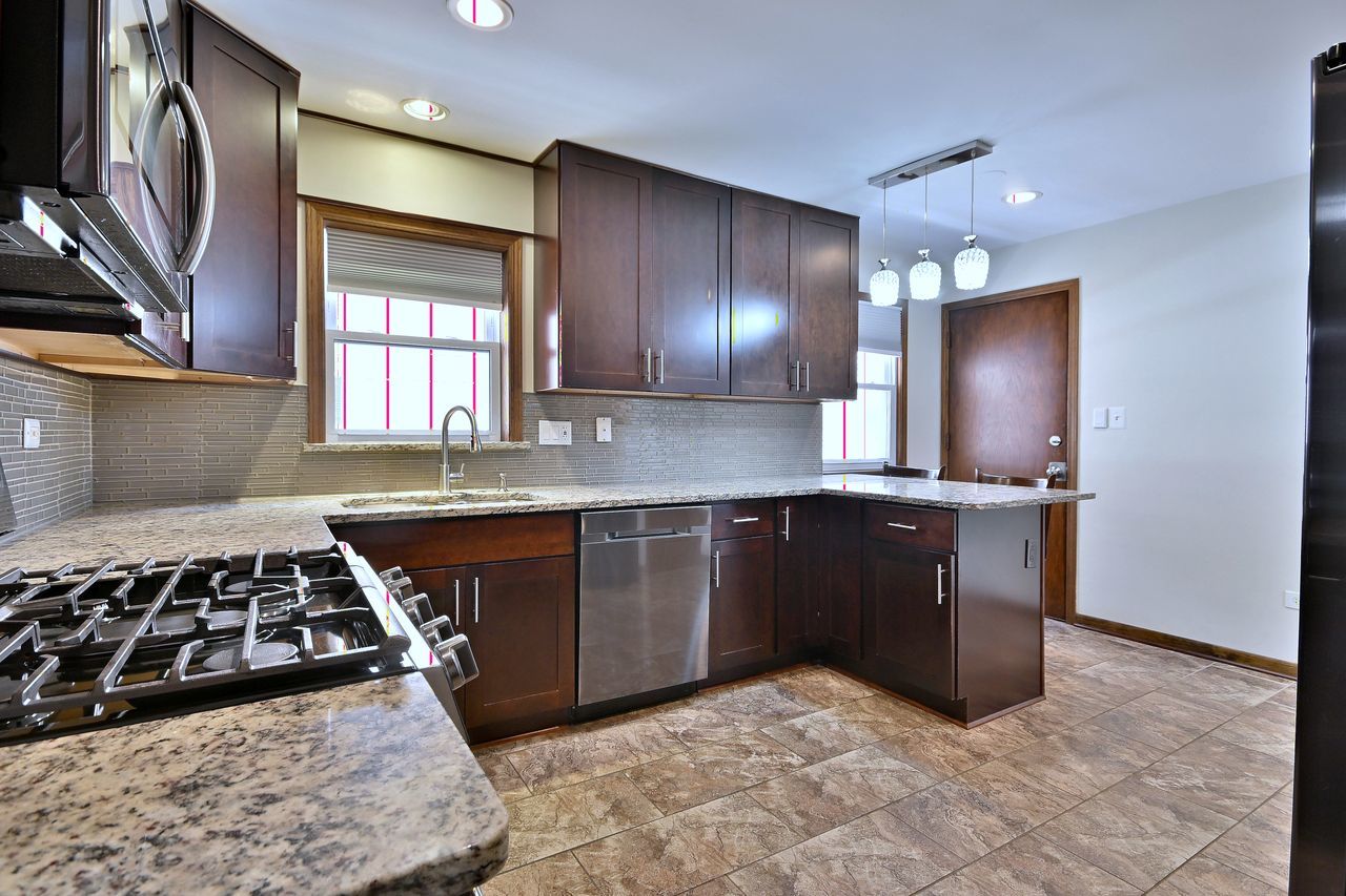 8646 W Berwyn Avenue #2N, Chicago, IL 60656