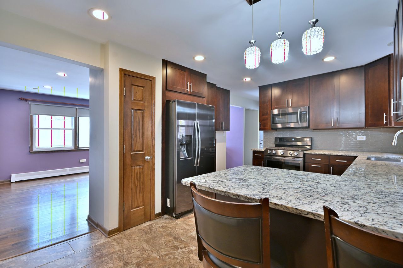8646 W Berwyn Avenue #2N, Chicago, IL 60656