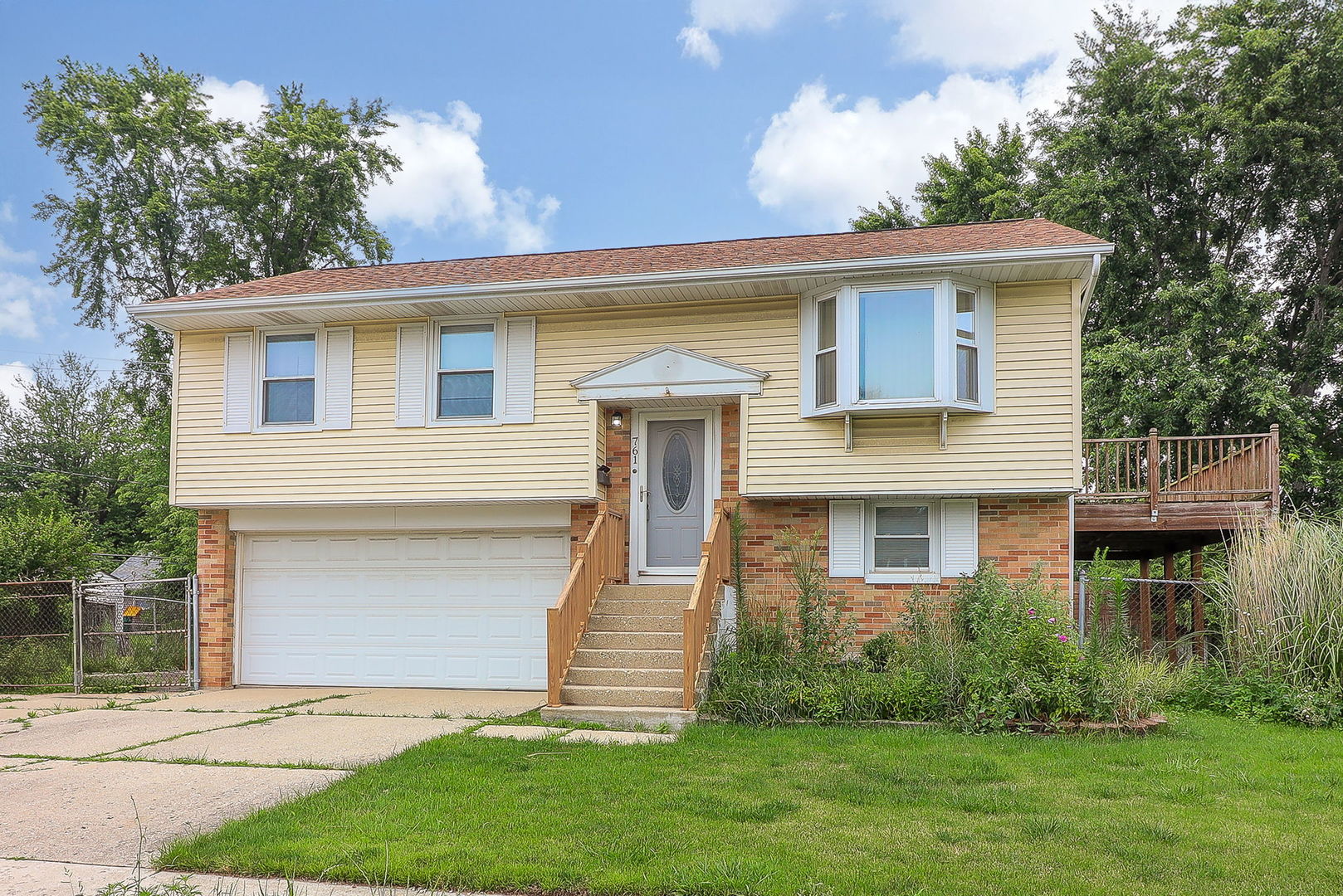 761 Geneva Avenue, Romeoville, IL 60446