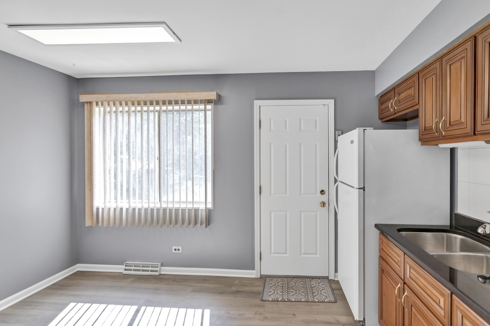 1968 S Chestnut Street #1968, Des Plaines, IL 60018