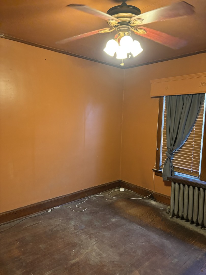 8425 S Colfax Avenue, Chicago, IL 60617
