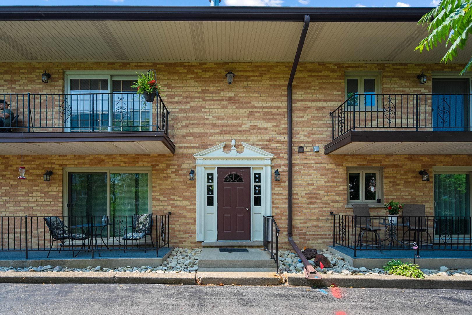 8996 Archer Avenue #2D, Willow Springs, IL 60480