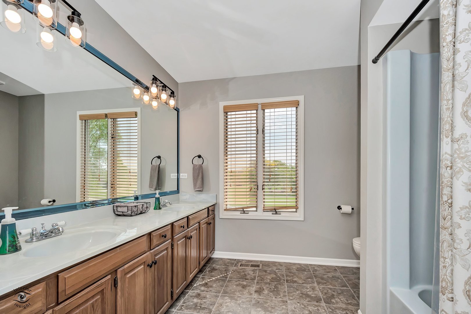 17628 S Williamsburg Drive, Plainfield, IL 60586