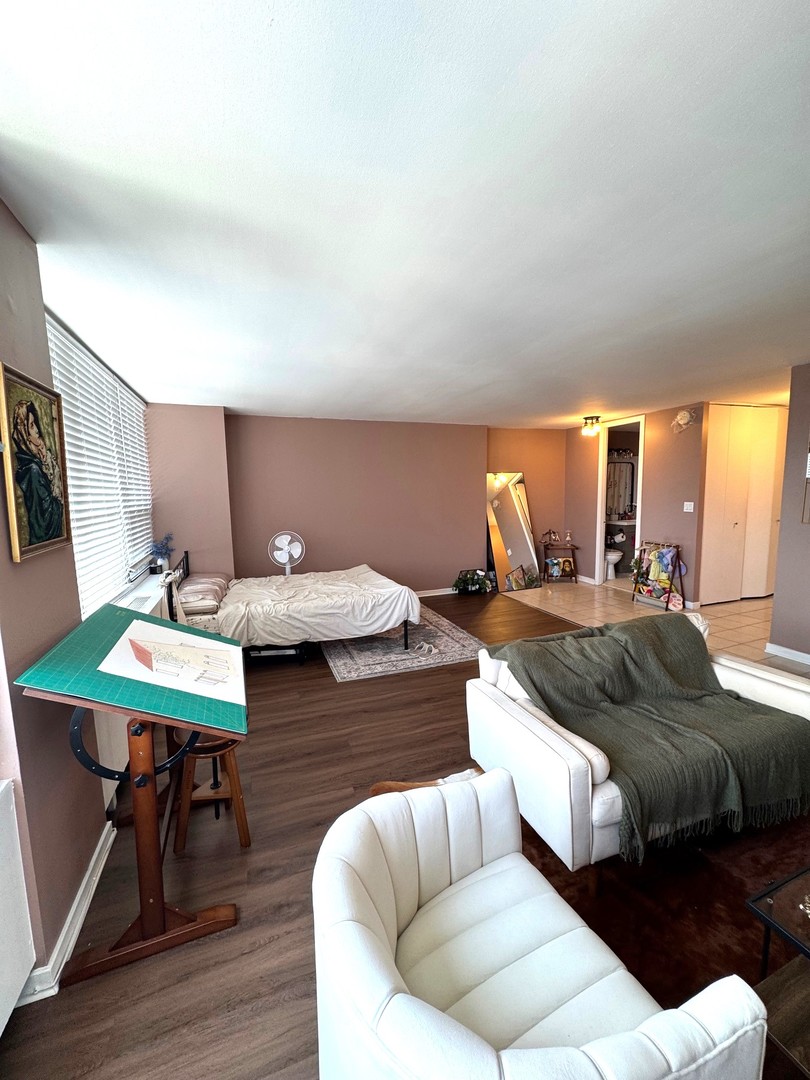 655 W Irving Park Road, Chicago, IL 60613