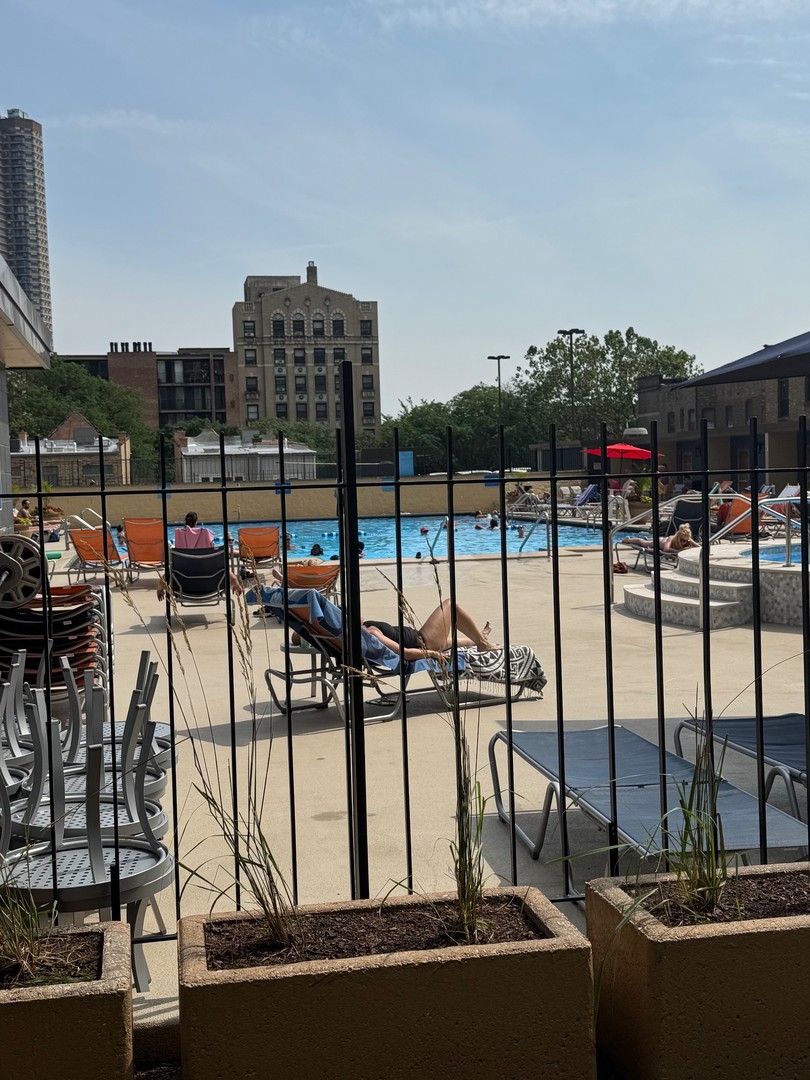 655 W Irving Park Road, Chicago, IL 60613