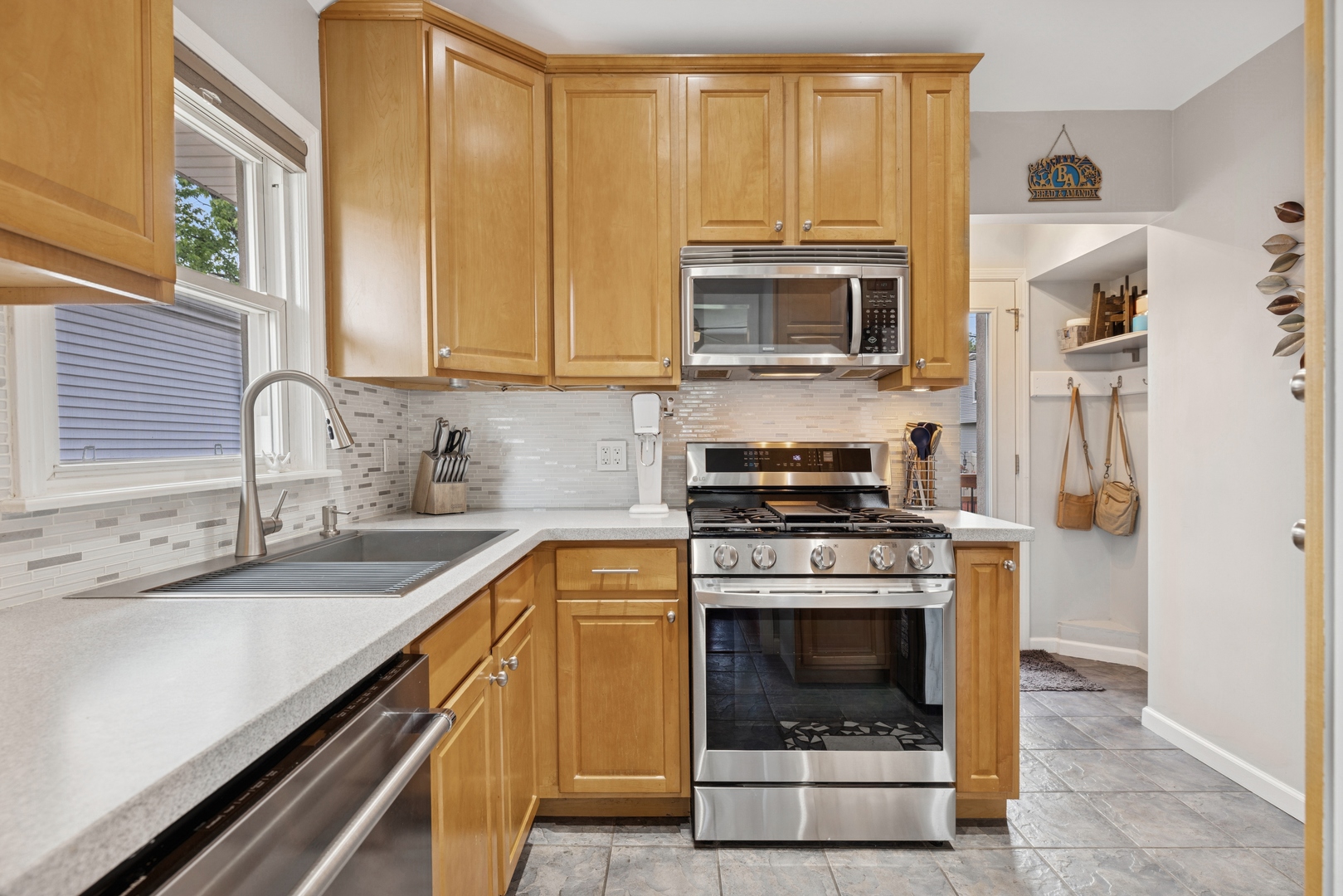 840 S Ardmore Avenue, Villa Park, IL 60181