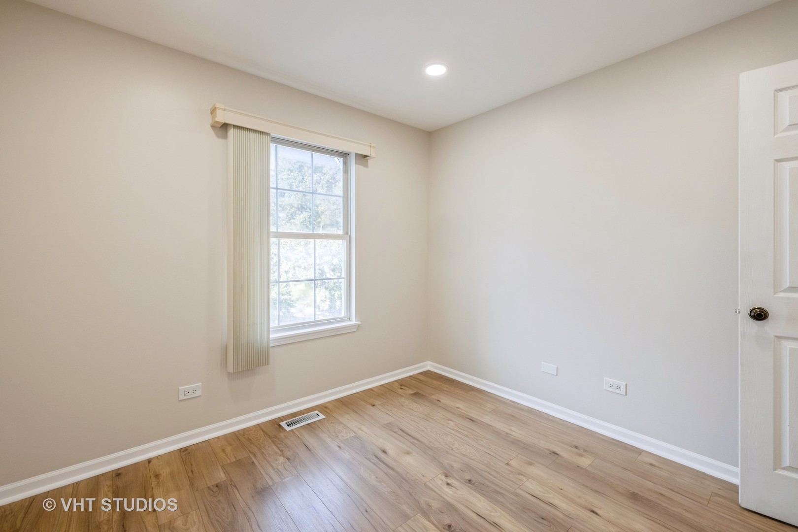 1828 Oslo Court, Mundelein, IL 60060